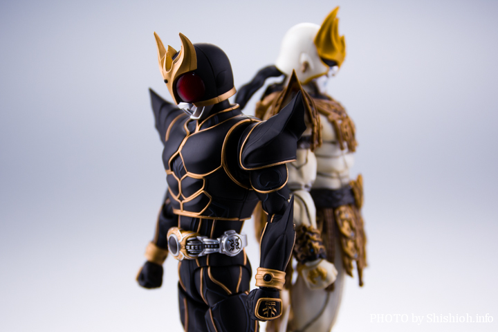 S.H.Figuarts 真骨彫製法 仮面ライダークウガ アルティメットフォーム ...