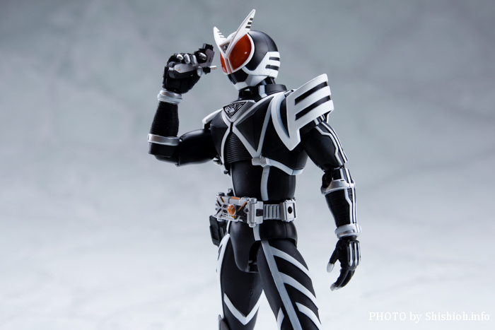 ������S.H.�t�B�M���A�[�c�I���ʃ��C�_�[�f���^ 