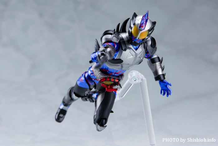 ������S.H.�t�B�M���A�[�c�I ���ʃ��C�_�[�A�}�]���l�I Amazon����Ver.