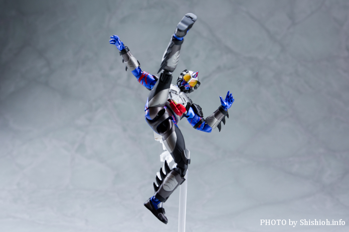 ������S.H.�t�B�M���A�[�c�I ���ʃ��C�_�[�A�}�]���l�I Amazon����Ver.