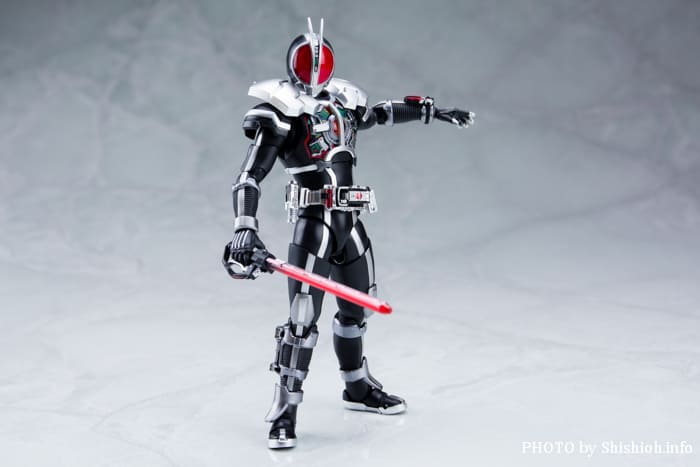 今日のS.H.フィギュアーツ! 真骨彫 面ライダーファイズ アクセルフォーム