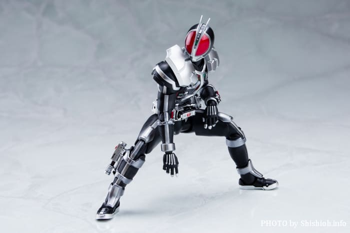 今日のS.H.フィギュアーツ! 真骨彫 面ライダーファイズ アクセルフォーム