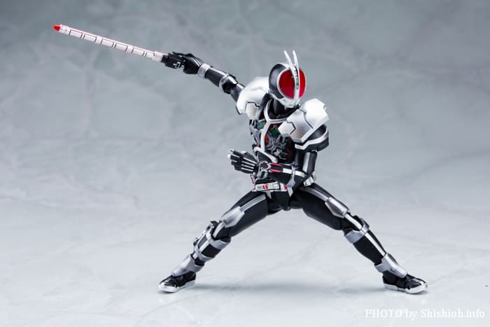 今日のS.H.フィギュアーツ! 真骨彫 面ライダーファイズ アクセルフォーム