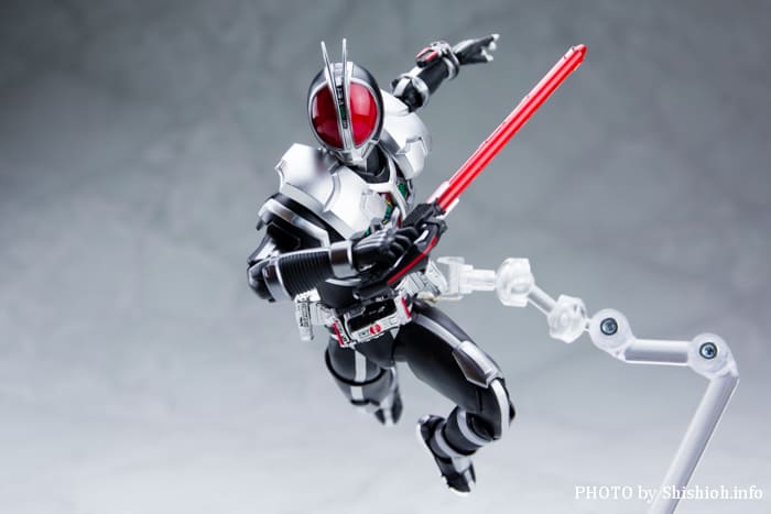 今日のS.H.フィギュアーツ! 真骨彫 面ライダーファイズ アクセルフォーム