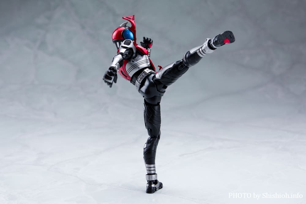 今日のS.H.フィギュアーツ! 真骨彫 仮面ライダーカブト ライダーフォーム