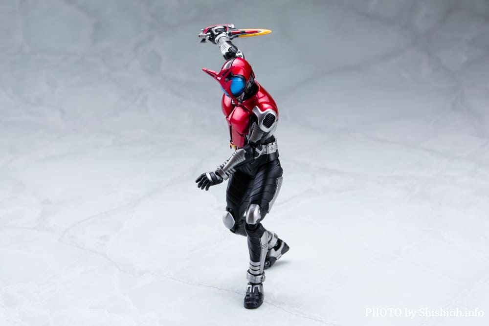 今日のS.H.フィギュアーツ! 真骨彫 仮面ライダーカブト ライダーフォーム