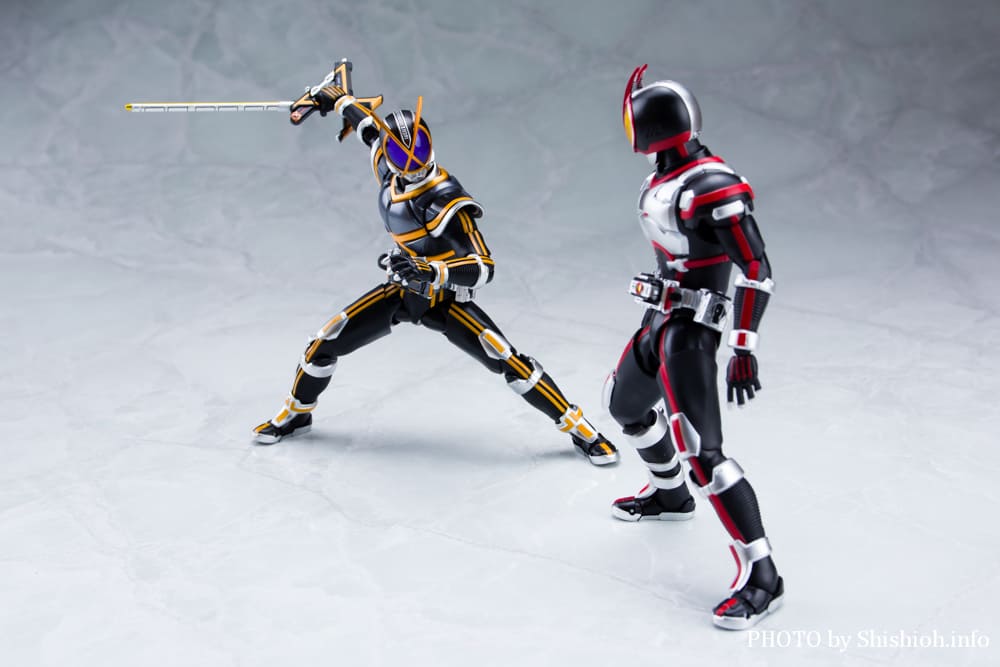 ������S.H.�t�B�M���A�[�c�I ���E�^���� ���ʃ��C�_�[�J�C�U