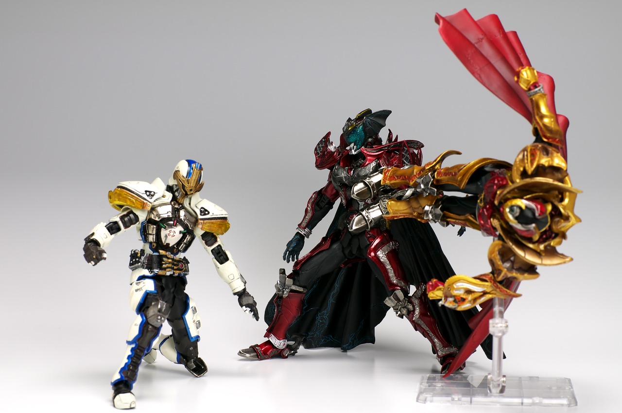 上品 S.I.C./SIC 仮面ライダーイクサ&仮面ライダーダークキバ 特撮 ...